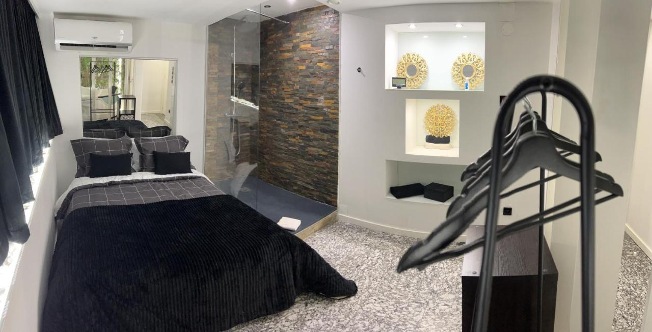 Modern Room With Indoor Shower Near The River - Quarto Moderno Com Duche Interior Proximo Da Ribeira บีลาโนวาเดกายา ภายนอก รูปภาพ